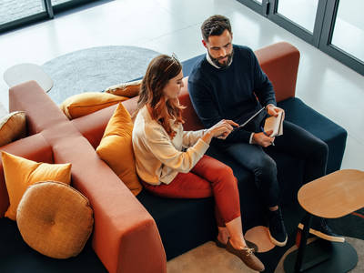 Thumbnail image RD IR Article Imagery Take Control Of Your Investor Targeting Programme - People on sofa