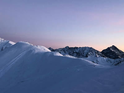 Snow Mountains 800X600